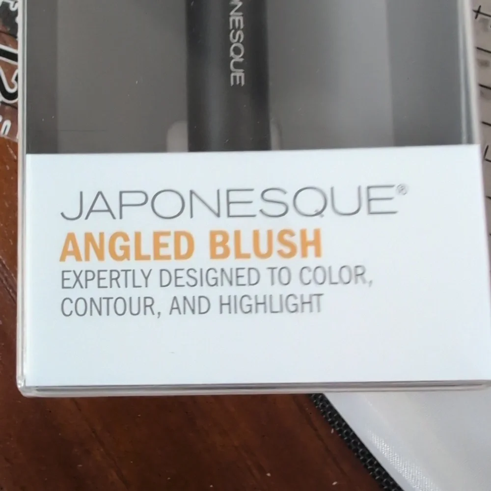 Japonesque Angled Blush Brush